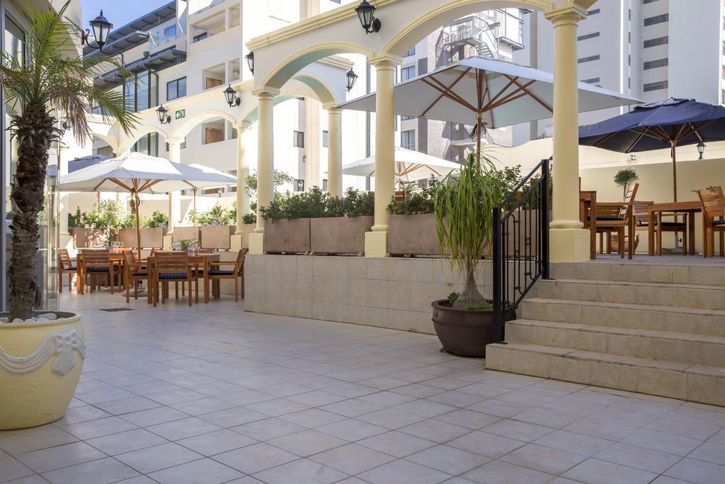 Hotel Le Vendome Città del Capo Esterno foto The hotel's courtyard